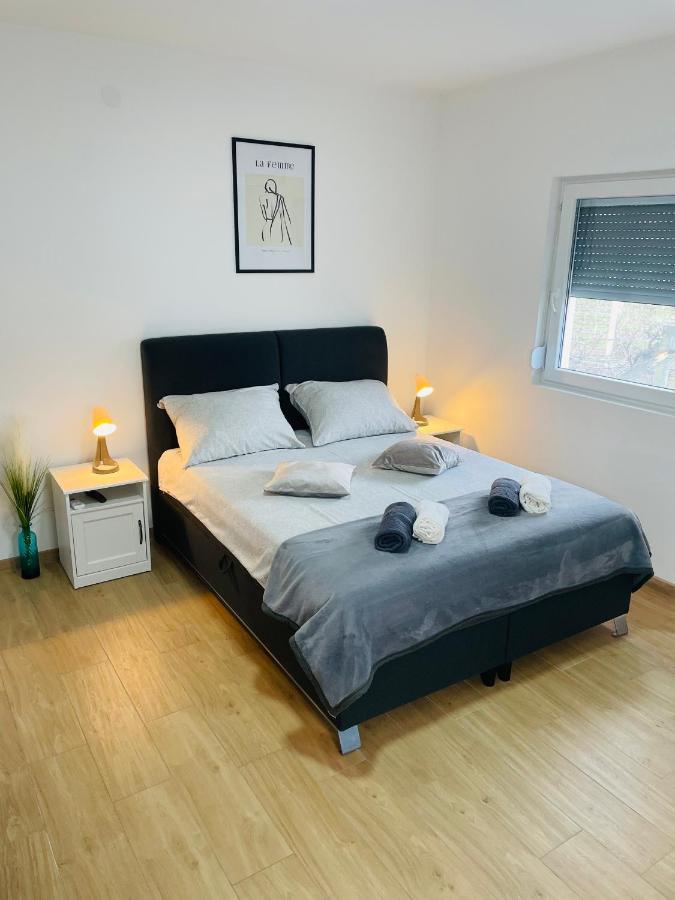 Muki Apartments Surčin Extérieur photo