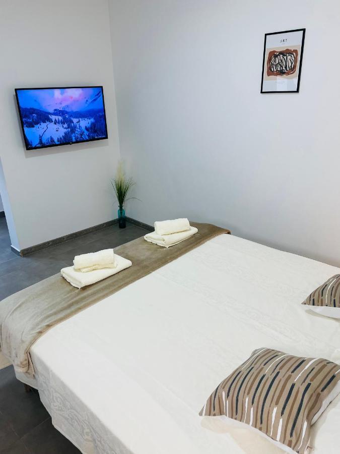 Muki Apartments Surčin Extérieur photo